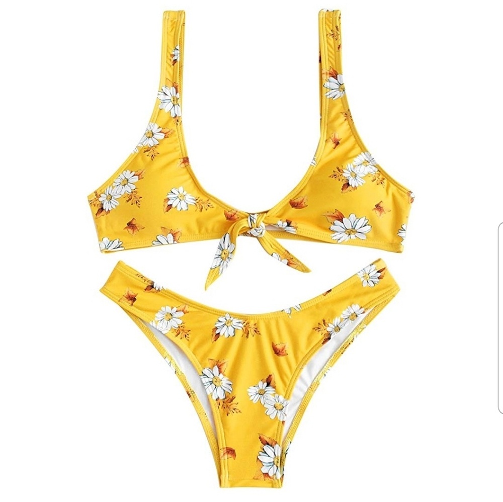 🔥SALE🔥🛍 High-Cut Cheeky Bikini Set in Yellow 🛍